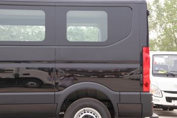 �Ͼ���ά�� ŷʤ 122���� 2.3T�ֶ� 5�� �Ͷ�����;���ó�ͼƬ