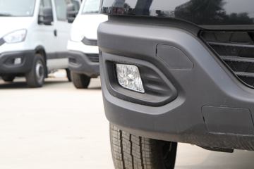 �Ͼ���ά�� ŷʤ 122���� 2.3T�ֶ� 5�� �Ͷ�����;���ó�ͼƬ