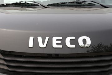 �Ͼ���ά�� ŷʤ 122���� 2.3T�ֶ� 5�� �Ͷ�����;���ó�ͼƬ