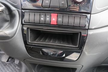 �Ͼ���ά�� ŷʤ 122���� 2.3T�ֶ� 5�� �Ͷ�����;���ó�ͼƬ