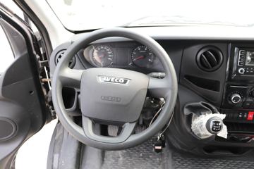 �Ͼ���ά�� ŷʤ 122���� 2.3T�ֶ� 5�� �Ͷ�����;���ó�ͼƬ