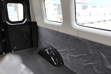 �Ͼ���ά�� ŷʤ 122���� 2.3T�ֶ� 5�� �Ͷ�����;���ó�ͼƬ