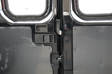 �Ͼ���ά�� ŷʤ 122���� 2.3T�ֶ� 5�� �Ͷ�����;���ó�ͼƬ