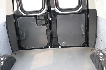 �Ͼ���ά�� ŷʤ 122���� 2.3T�ֶ� 5�� �Ͷ�����;���ó�ͼƬ