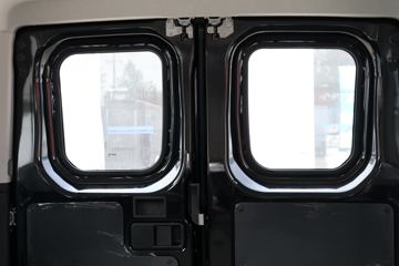 �Ͼ���ά�� ŷʤ 122���� 2.3T�ֶ� 5�� �Ͷ�����;���ó�ͼƬ