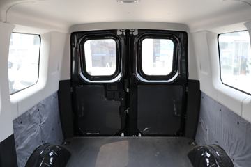 �Ͼ���ά�� ŷʤ 122���� 2.3T�ֶ� 5�� �Ͷ�����;���ó�ͼƬ