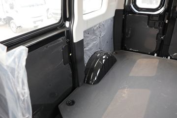 �Ͼ���ά�� ŷʤ 122���� 2.3T�ֶ� 5�� �Ͷ�����;���ó�ͼƬ