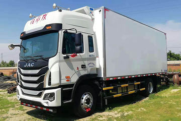 江淮 格尔发K5 240马力 4X2 6.8米冷藏车(HFC5181XLCP3K3A57V)