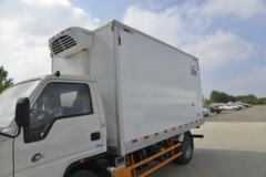 江铃 新款顺达 129马力 4X2 3.97米冷藏车(JMT5042XLCXG26)