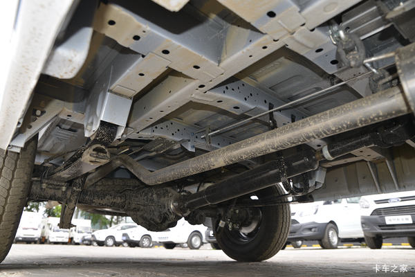 新世代全顺封闭货车佛山市火热促销中 让利高达1.2万