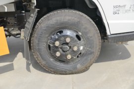 顺达宽体 爆破器材运输车底盘图片