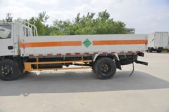 江铃 顺达宽体 116马力 4X2 4.215米气瓶运输车(JMT5040TQPXG2)