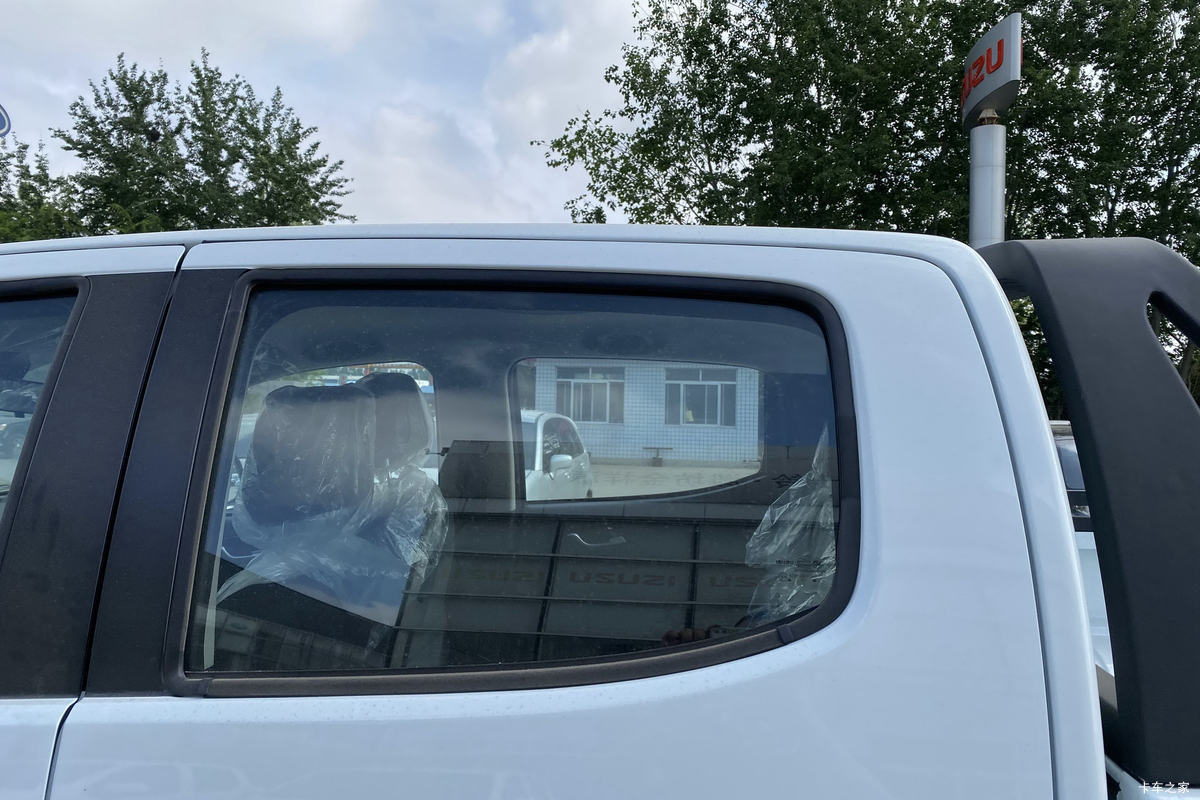 ʮ D-MAX 2019  1.9T  Զ ˫Ƥ()                                                