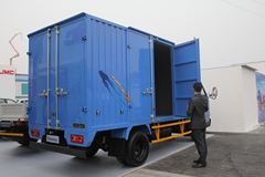 江铃凯锐 116马力 4米单排厢式轻卡(宽体)