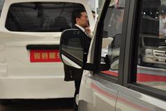 2010款 哈飞 路尊小霸王 标准型 60马力 1.0L面包车