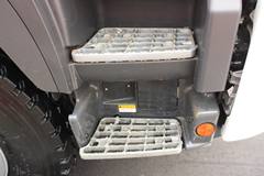 广汽日野 700系列 350马力 8X4 搅拌车(YC5310GJBFY2PU)