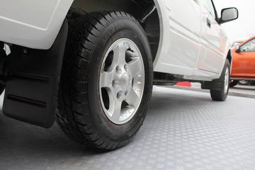 ���� ���� 2012�� ���� 2.8L���� ����Ƥ��(�Ҷ�)ͼƬ
