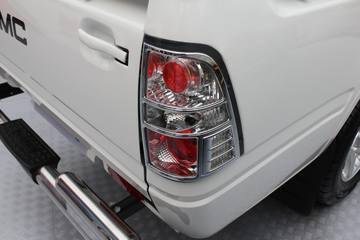���� ���� 2012�� ���� 2.8L���� ����Ƥ��(�Ҷ�)ͼƬ