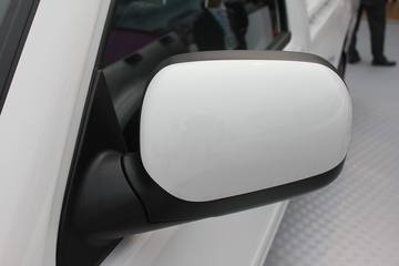 ���� ���� 2012�� ���� 2.8L���� ����Ƥ��(�Ҷ�)ͼƬ