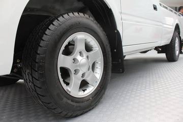 ���� ���� 2012�� ���� 2.8L���� ����Ƥ��(�Ҷ�)ͼƬ