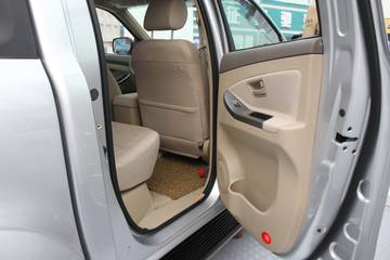 ���� �� 2012�� 2.4L����  ���� ˫��Ƥ��(LX)ͼƬ