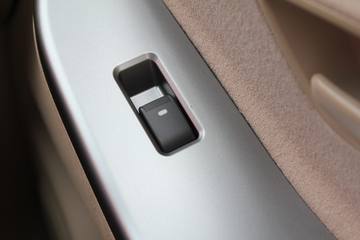 ���� �� 2012�� 2.4L����  ���� ˫��Ƥ��(LX)ͼƬ