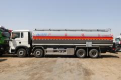 中国重汽 HOWO T5G 340马力 8X4 铝合金运油车(醒狮牌)(SLS5320GYYZ6)