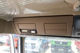 重汽豪沃(HOWO)底盘&nbsp;油罐车驾驶室图片