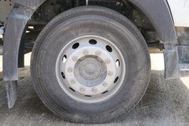 重汽豪沃(HOWO)底盘&nbsp;油罐车底盘图片