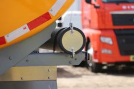 重汽豪沃(HOWO)底盘&nbsp;油罐车上装图片