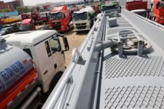 中国重汽 HOWO T5G 340马力 8X4 铝合金运油车(醒狮牌)(SLS5320GYYZ6)