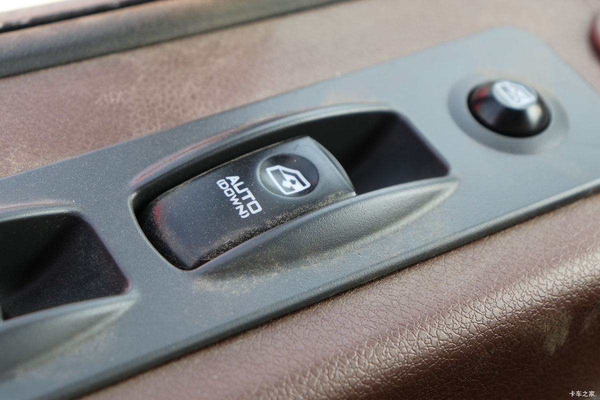 ���� �����K5X�ؿ� 260���� 6X2 9.5����������ʽ�ػ���(HFC5251XYKP1K2D54V)��ʻ��                                               