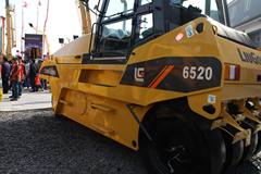 柳工 CLG6520轮胎压路机