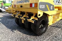 柳工 CLG6520轮胎压路机