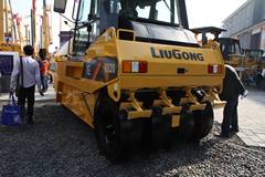 柳工 CLG6520轮胎压路机