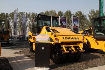 柳工 CLG6520轮胎压路机