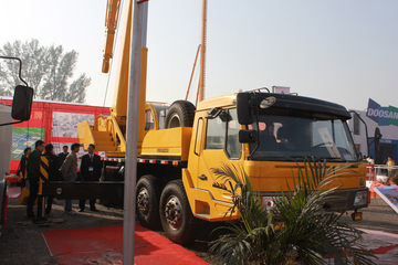 北方交通 35吨汽车起重机(QY35G5)