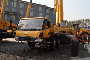 柳工 70吨汽车起重机(QY700)