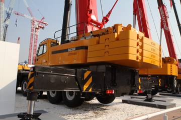 三一 全地面起重机&nbsp;吊车外观                                                图片