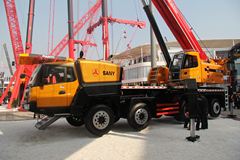 三一 125吨汽车起重机(STC1250)