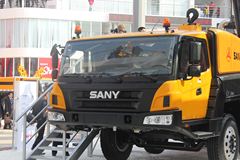 三一 125吨汽车起重机(STC1250)