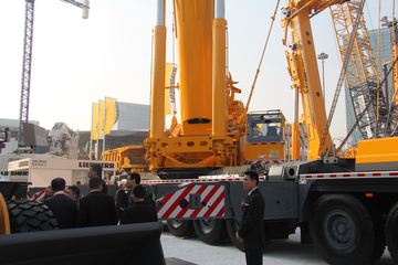 利勃海尔 全地面起重机&nbsp;吊车外观                                                图片