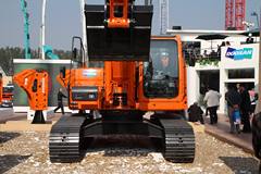 斗山 DX230LC履带式挖掘机