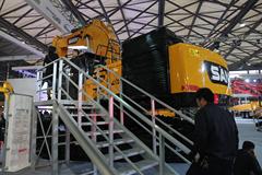 三一 SY700H-8履带式液压挖掘机 三一 SY700H-8履带式液压挖掘机