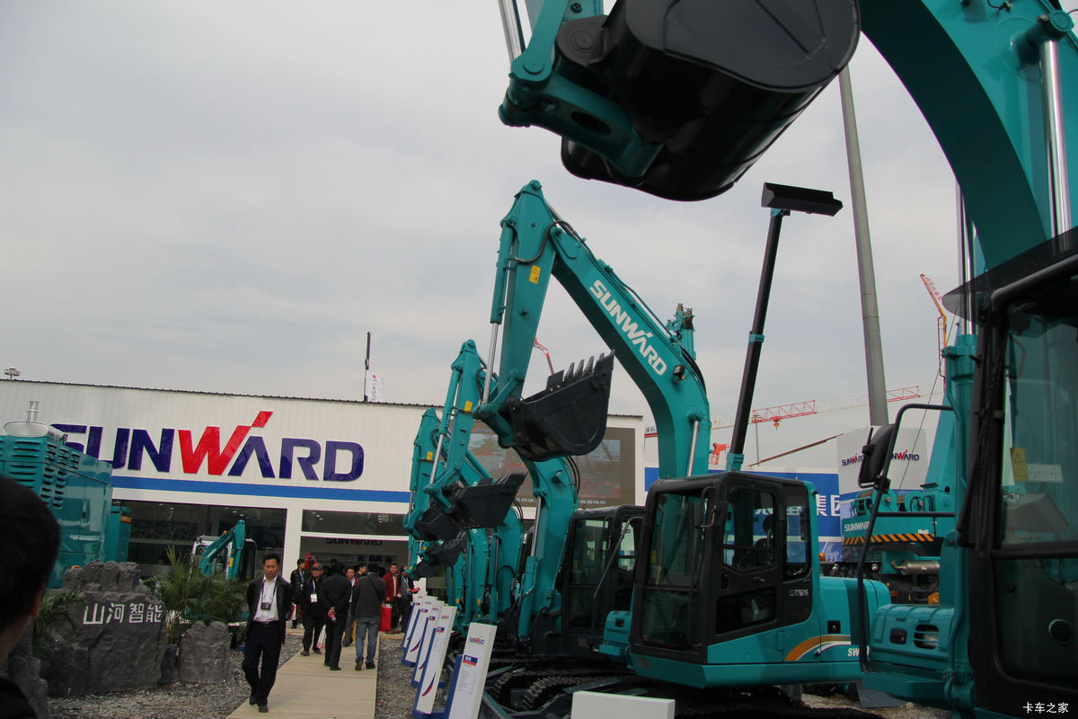 山河智能 SWE230E中型履带液压挖掘机