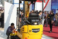 中联 ZE15E小型履带式挖掘机