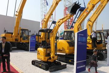 中联 ZE15E小型履带式挖掘机