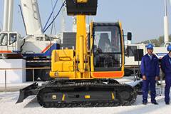 中联 ZE85E履带式挖掘机