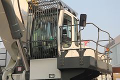 利勃海尔 R984C履带式挖掘机