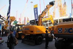 徐工 XE150W轮式挖掘机